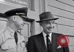 Standbild Charles R Deane Wiesbaden Deutschland, 1955, aus Sekunde 27 historischem Filmmaterial Videoclip 65675031767