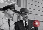Standbild Charles R Deane Wiesbaden Deutschland, 1955, aus Sekunde 28 historischem Filmmaterial Videoclip 65675031767
