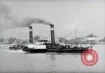 Image le trafic sur le Rhin Wiesbaden Allemagne, 1954, de la seconde 27 séquences d'archives historiques vidéo 65675031783