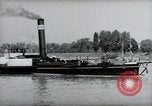 Image le trafic sur le Rhin Wiesbaden Allemagne, 1954, de la seconde 36 séquences d'archives historiques vidéo 65675031783