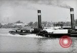 Image le trafic sur le Rhin Wiesbaden Allemagne, 1954, de la seconde 43 séquences d'archives historiques vidéo 65675031783