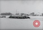 Image le trafic sur le Rhin Wiesbaden Allemagne, 1954, de la seconde 50 séquences d'archives historiques vidéo 65675031783