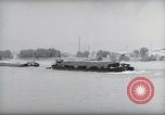 Image le trafic sur le Rhin Wiesbaden Allemagne, 1954, de la seconde 51 séquences d'archives historiques vidéo 65675031783