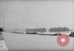 Image le trafic sur le Rhin Wiesbaden Allemagne, 1954, de la seconde 58 séquences d'archives historiques vidéo 65675031783