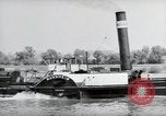 Image le trafic sur le Rhin Wiesbaden Allemagne, 1954, de la seconde 62 séquences d'archives historiques vidéo 65675031783