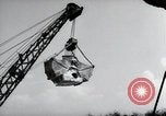 Image construction de pont Wiesbaden Allemagne, 1954, de la seconde 28 séquences d'archives historiques vidéo 65675031785