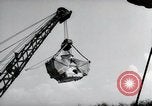 Image construction de pont Wiesbaden Allemagne, 1954, de la seconde 29 séquences d'archives historiques vidéo 65675031785