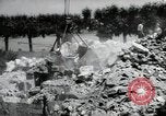 Image construction de pont Wiesbaden Allemagne, 1954, de la seconde 48 séquences d'archives historiques vidéo 65675031785