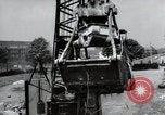 Image construction de pont Wiesbaden Allemagne, 1954, de la seconde 54 séquences d'archives historiques vidéo 65675031785
