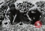 Image les travailleurs allemands Wiesbaden Allemagne, 1954, de la seconde 28 séquences d'archives historiques vidéo 65675031788