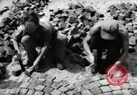 Image les travailleurs allemands Wiesbaden Allemagne, 1954, de la seconde 32 séquences d'archives historiques vidéo 65675031788