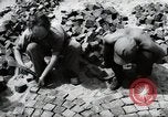 Image les travailleurs allemands Wiesbaden Allemagne, 1954, de la seconde 33 séquences d'archives historiques vidéo 65675031788