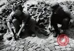Image les travailleurs allemands Wiesbaden Allemagne, 1954, de la seconde 34 séquences d'archives historiques vidéo 65675031788