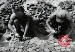 Image les travailleurs allemands Wiesbaden Allemagne, 1954, de la seconde 39 séquences d'archives historiques vidéo 65675031788