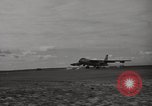 Standbild B-47 Stratojet Oxfordshire England, 1953, aus Sekunde 5 historischem Filmmaterial Videoclip 65675031850