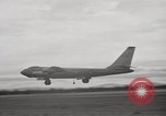 Standbild B-47 Stratojet Oxfordshire England, 1953, aus Sekunde 8 historischem Filmmaterial Videoclip 65675031850