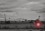 Standbild B-47 Stratojet Oxfordshire England, 1953, aus Sekunde 35 historischem Filmmaterial Videoclip 65675031851