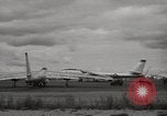 Standbild B-47 Stratojet Oxfordshire England, 1953, aus Sekunde 36 historischem Filmmaterial Videoclip 65675031851
