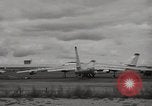 Standbild B-47 Stratojet Oxfordshire England, 1953, aus Sekunde 40 historischem Filmmaterial Videoclip 65675031851