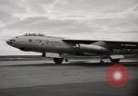 Standbild B-47 Stratojet Oxfordshire England, 1953, aus Sekunde 53 historischem Filmmaterial Videoclip 65675031851