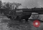 Immagine di Jeep anfibio United States USA, 1943, secondo 33 filmato di repertorio 65675031863