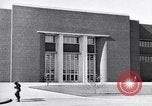 Standbild Ford Motor Company Campus Dearborn Michigan USA, 1937, aus Sekunde 44 historischem Filmmaterial Videoclip 65675031868