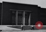 Standbild Ford Motor Company Campus Dearborn Michigan USA, 1937, aus Sekunde 49 historischem Filmmaterial Videoclip 65675031868