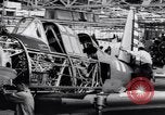 Standbild BT-13 Valiant training Flugzeug zu Vultee Aircraft hergestellt California United States USA, 1941, aus Sekunde 56 historischem Filmmaterial Videoclip 65675031871