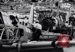 Standbild BT-13 Valiant training Flugzeug zu Vultee Aircraft hergestellt California United States USA, 1941, aus Sekunde 58 historischem Filmmaterial Videoclip 65675031871