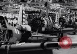Standbild BT-13 Valiant training Flugzeug zu Vultee Aircraft hergestellt California United States USA, 1941, aus Sekunde 59 historischem Filmmaterial Videoclip 65675031871