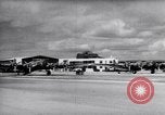 Standbild B-17BS der USA 19 Bombardierung Gruppe Ankunft in Hawaii Honolulu Hawaii USA, 1941, aus Sekunde 4 historischem Filmmaterial Videoclip 65675031872