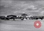 Standbild B-17BS der USA 19 Bombardierung Gruppe Ankunft in Hawaii Honolulu Hawaii USA, 1941, aus Sekunde 5 historischem Filmmaterial Videoclip 65675031872