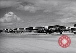 Standbild B-17BS der USA 19 Bombardierung Gruppe Ankunft in Hawaii Honolulu Hawaii USA, 1941, aus Sekunde 16 historischem Filmmaterial Videoclip 65675031872