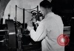 Image Ford Motor laboratoire Dearborn Michigan USA, 1938, de la seconde 13 séquences d'archives historiques vidéo 65675031930