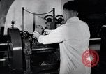 Image Ford Motor laboratoire Dearborn Michigan USA, 1938, de la seconde 14 séquences d'archives historiques vidéo 65675031930