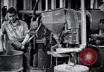 Image Ford Motor laboratoire Dearborn Michigan USA, 1938, de la seconde 29 séquences d'archives historiques vidéo 65675031930