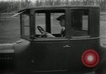 Image Instructions sur la conduite d'une Ford modèle T United States USA, 1922, de la seconde 10 séquences d'archives historiques vidéo 65675031974