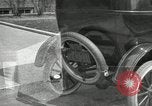 Image Instructions sur la conduite d'une Ford modèle T United States USA, 1922, de la seconde 30 séquences d'archives historiques vidéo 65675031974