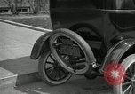 Image Instructions sur la conduite d'une Ford modèle T United States USA, 1922, de la seconde 34 séquences d'archives historiques vidéo 65675031974
