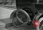 Image Instructions sur la conduite d'une Ford modèle T United States USA, 1922, de la seconde 36 séquences d'archives historiques vidéo 65675031974