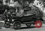 Standbild Ford Model T Auto United States USA, 1922, aus Sekunde 20 historischem Filmmaterial Videoclip 65675031977