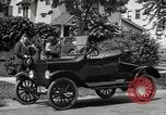 Standbild Ford Model T Auto United States USA, 1922, aus Sekunde 22 historischem Filmmaterial Videoclip 65675031977
