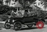 Standbild Ford Model T Auto United States USA, 1922, aus Sekunde 36 historischem Filmmaterial Videoclip 65675031977