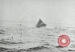 Standbild Single Trichter Frachter Untergang United States USA, 1919, aus Sekunde 22 historischem Filmmaterial Videoclip 65675031981