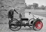 Image quadricycle Detroit Michigan USA, 1927, de la seconde 28 séquences d'archives historiques vidéo 65675032013