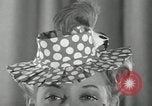 Standbild Ostern Hüte New York United States USA, 1941, aus Sekunde 14 historischem Filmmaterial Videoclip 65675032024