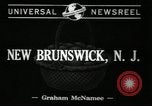 Standbild Huhn ausgebrütet New Brunswick New Jersey USA, 1941, aus Sekunde 3 historischem Filmmaterial Videoclip 65675032025