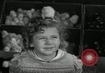 Standbild Huhn ausgebrütet New Brunswick New Jersey USA, 1941, aus Sekunde 34 historischem Filmmaterial Videoclip 65675032025