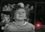Standbild Huhn ausgebrütet New Brunswick New Jersey USA, 1941, aus Sekunde 35 historischem Filmmaterial Videoclip 65675032025