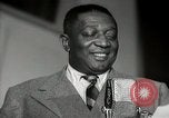 Immagine di Louis Armstrong Hollywood Los Angeles California USA, 1943, secondo 14 filmato di repertorio 65675032038
